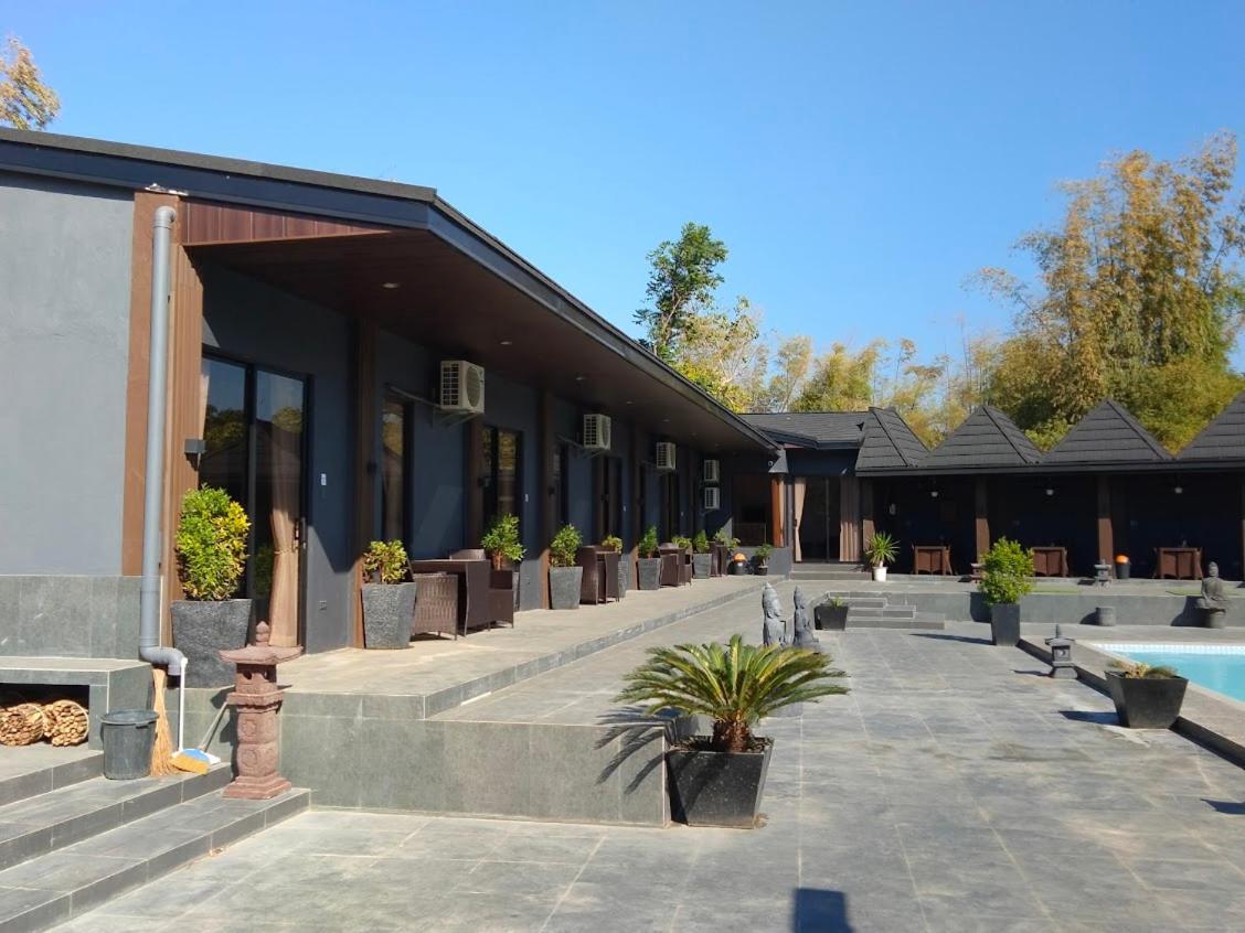 De Porch Hotel Bolinao Exterior photo
