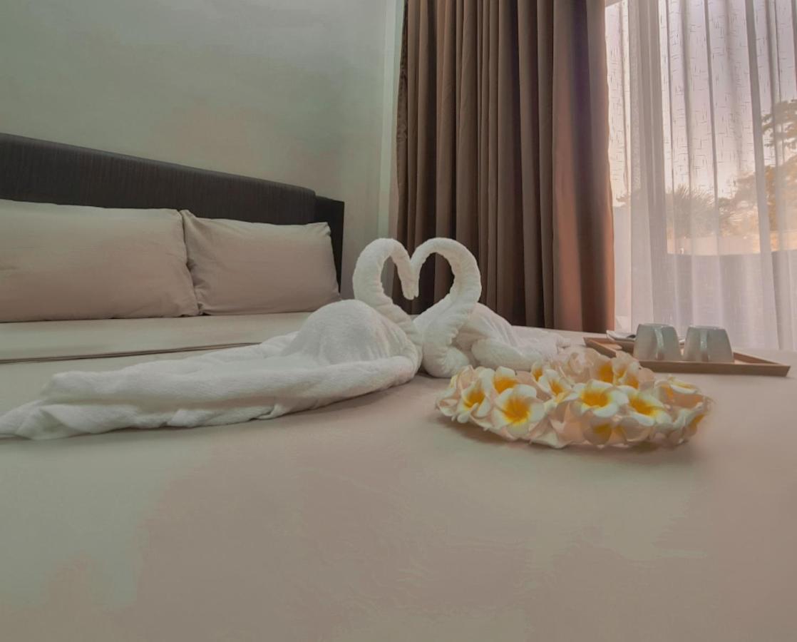 De Porch Hotel Bolinao Exterior photo