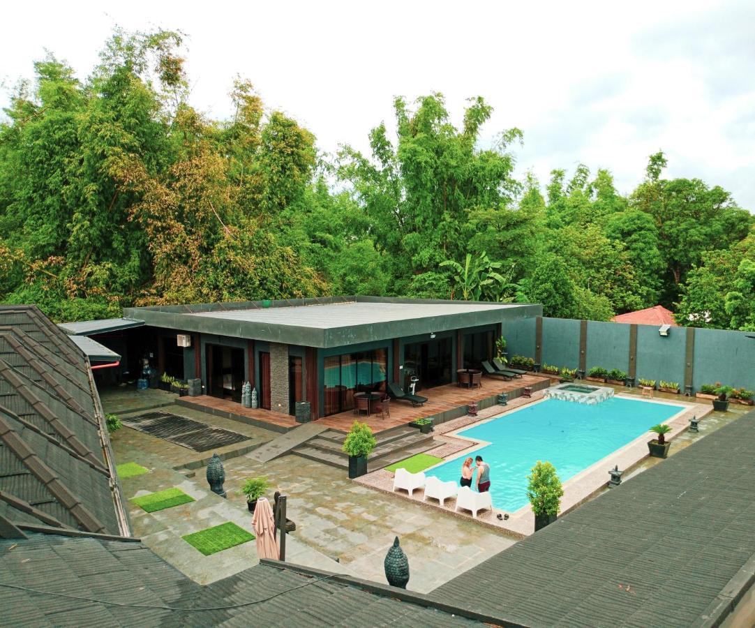 De Porch Hotel Bolinao Exterior photo