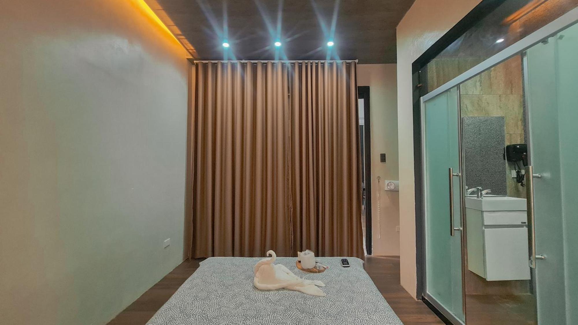 De Porch Hotel Bolinao Exterior photo