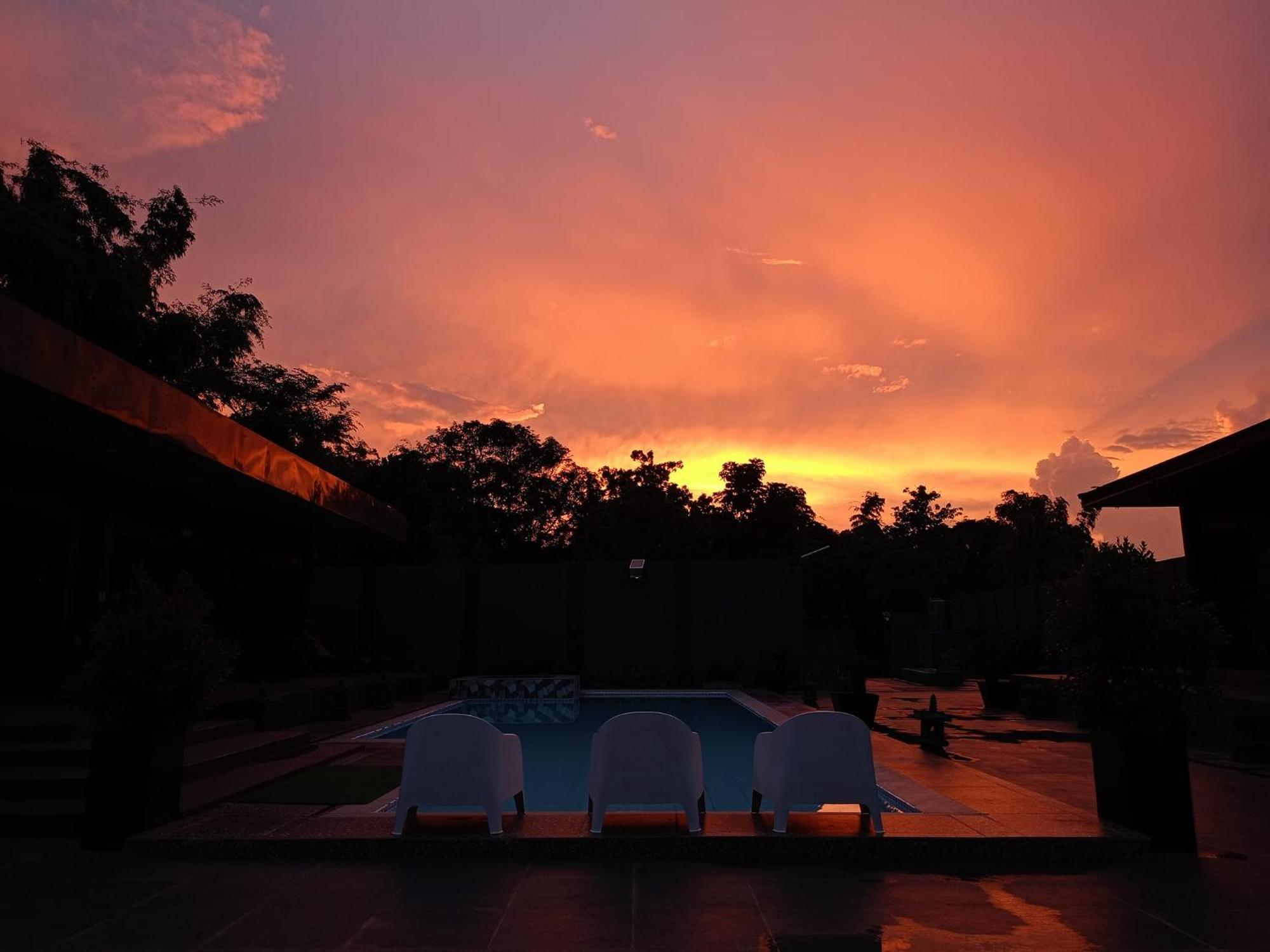 De Porch Hotel Bolinao Exterior photo